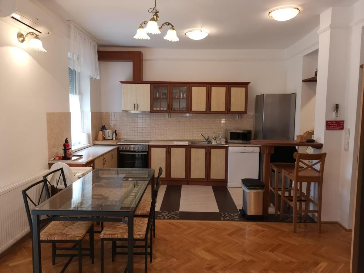 Sugar Apartman Дебрецен Экстерьер фото
